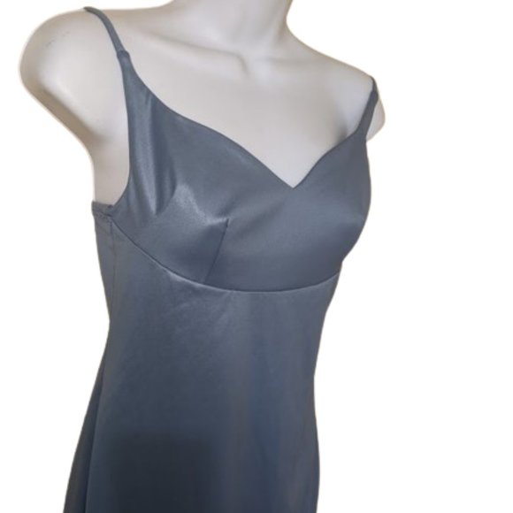 Sleek Ice Blue Party Cocktail Evening Dress Size Medium (Ftits XS or Small) - Picture 3 of 4